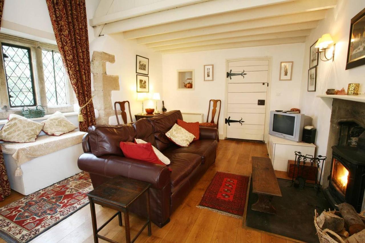 Welsh Gatehouse, Historic Castle Which Can Cater For Electric Vehicle Mathern Eksteriør billede